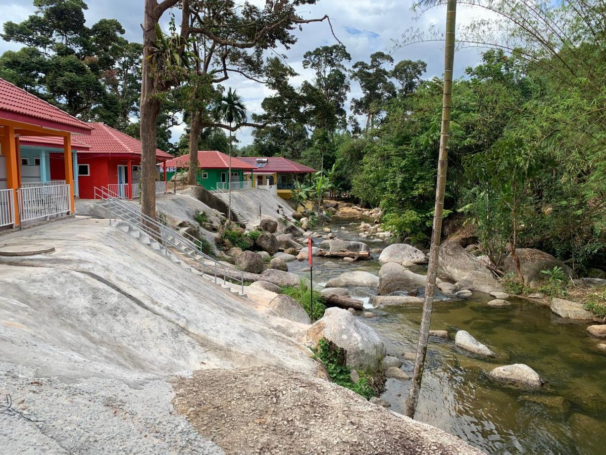 Chalet Latip D'Ayer Itam Hotel Kampong Ayer Hitam  Exterior photo
